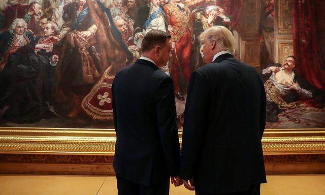 Donald Trump (r.) mit dem polnischen Staatspräsidenten, Andrzej Duda. Bei seinem Besuch in Warschau traf der US-Präsident vor dem G20-Gipfel auf Gleichgesinnte.