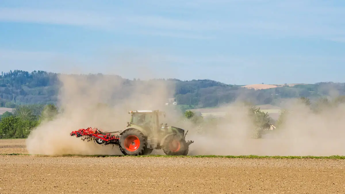 -sterreichs-Bauern-erleben-staubigen-Fr-hling-premium-