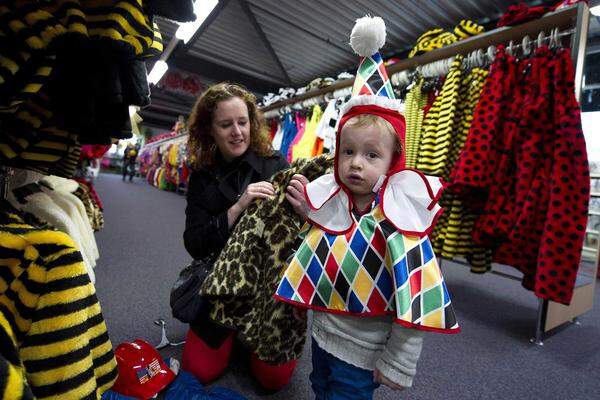 Wie auch immer Sie zum Fasching stehen - DiePresse.com zeigt die besten Bilder der Feiern: von Köln bis Rio und von elegant bis einfach nur laut.