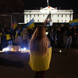 Eine Mahnwache für die Ukraine vor dem Weißen Haus.