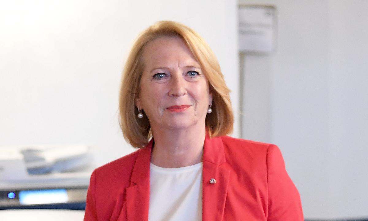 Doris Bures „Die Coronakrise wurde verpolitisiert“