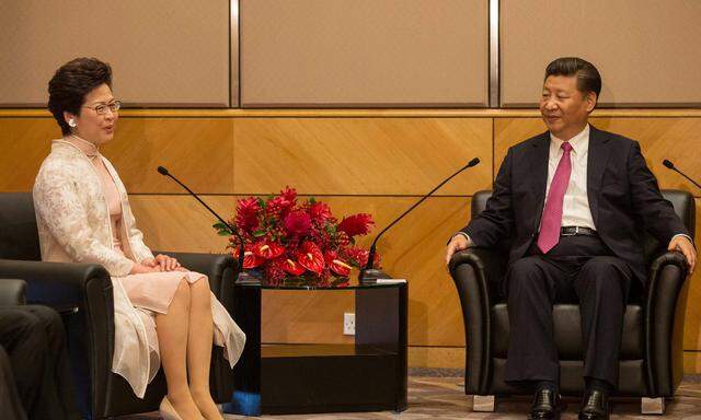 Xi Jinping und Hongkongs neue Regierungschefin Carrie Lam