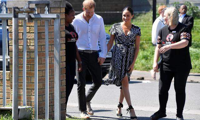 Prinz Harry und Herzogin Meghan sind in Kapstadt eingetroffen. 