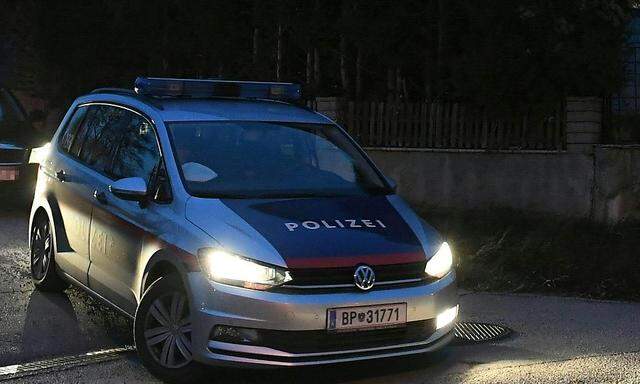 Polizei am Tatort in Böheimkirchen