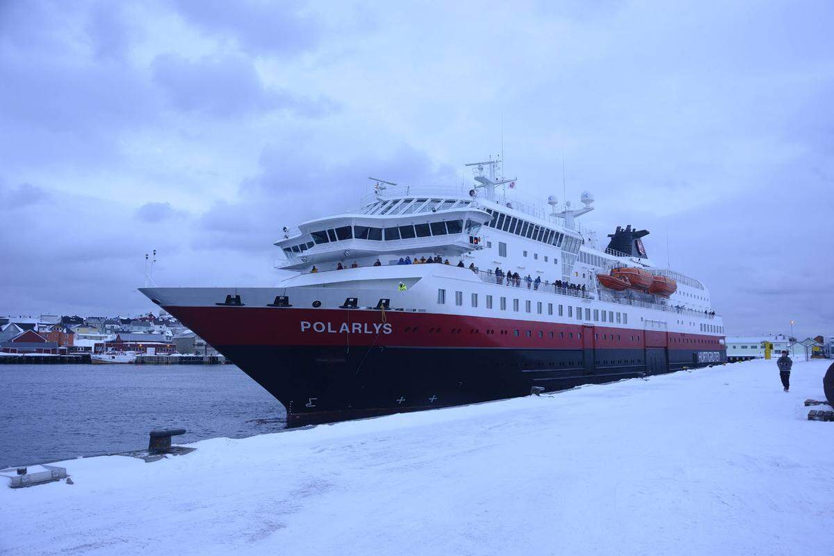 Platz 5: Polarlys Die Polarlys (norwegisch für "Polarlicht") ist seit 1994 auf den Hurtigruten an der Küste Norwegens im Einsatz.