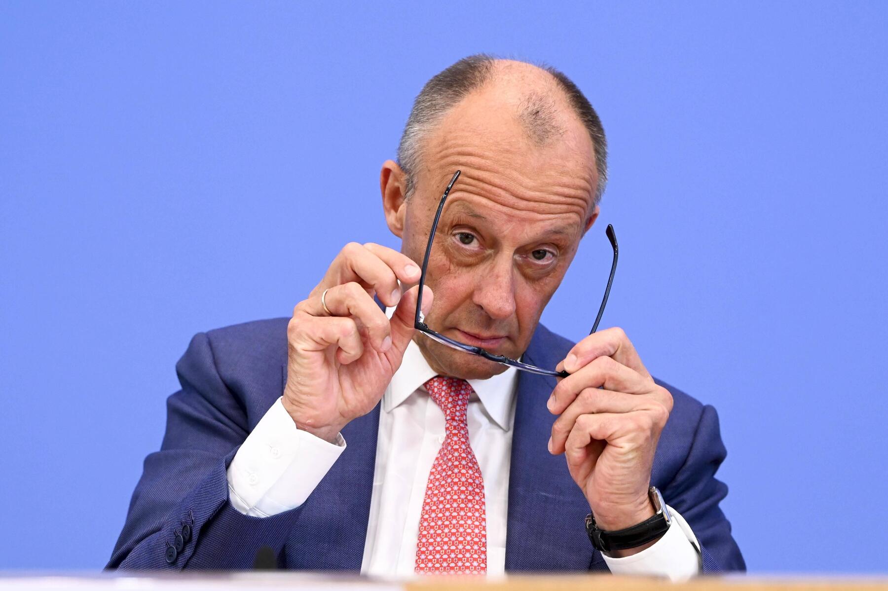Spahn's resignation over surrogacy scandal puts Merz under pressure
