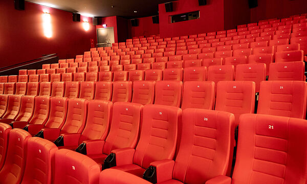 Der Mindestabstand gilt übrigens von Sitzmitte zu Sitzmitte.