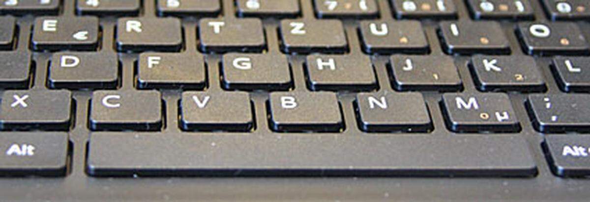 Die Tastatur lässt sich trotz ihrer geringen Größe relativ gut bedienen. Die einzelnen Tasten sind isoliert und haben eine angenehme Größe.