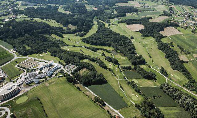 Die Golfschaukel Stegersbach Lafnitztal, die größte Golfanlage in Österreich.