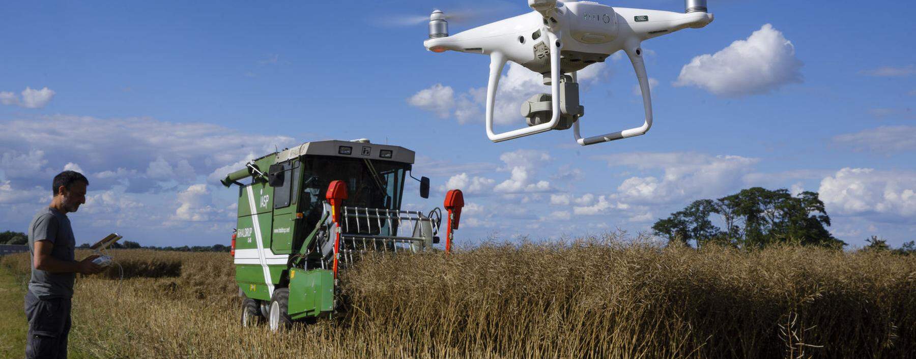 Technologie und Digitalisierung machen auch vor der Landwirtschaft nicht halt: Schädlinge werden mithilfe von Drohnen bekämpft.