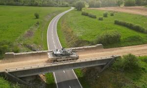 Die Schweiz als Rüstungsstandort sei in Gefahr, sagt FDP-Chef Burkart. Und das Nein zur Waffenweitergabe an die Ukraine verstehe kaum jemand in Europa.