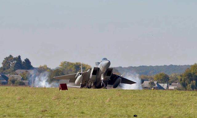 F-15C der kalifornischen Air National Guard bei der Landung auf der "Staro"-Airbase, Westukraine