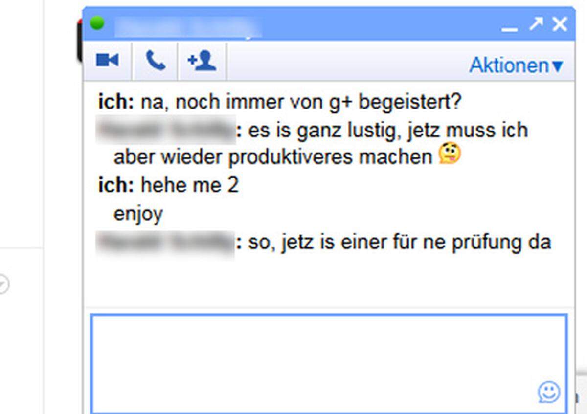 Sich miteinander zu unterhalten ist wohl eine der wichtigsten Funktionen eines Social Network. Beim Chat auf Google+ kann man nicht nur zu zweit, sondern mit mehreren Personen gleichzeitig plaudern. Google nennt das Huddle, was in etwa Gedränge bedeutet. Das Fenster lässt sich beliebig vergrößern und auch aus der Seite herausnehmen. Persönliche Nachrichten sind direkt aber nicht möglich. Hier muss man sich anders behelfen oder den E-Mail-Dienst Gmail nutzen.