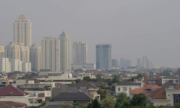 Smog über der indonesischen Hauptstadt Jakarta im August 2023. 