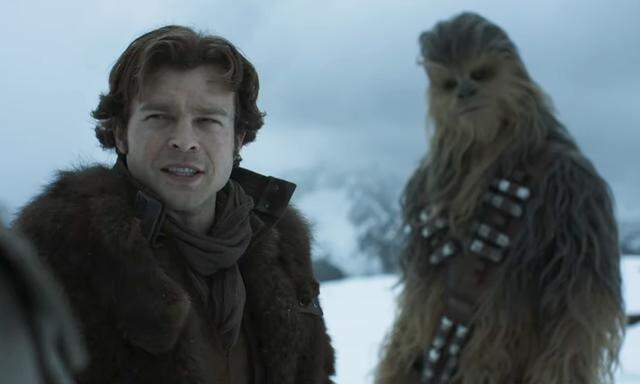 Alden Ehrenreich spielt den jungen Han Solo.