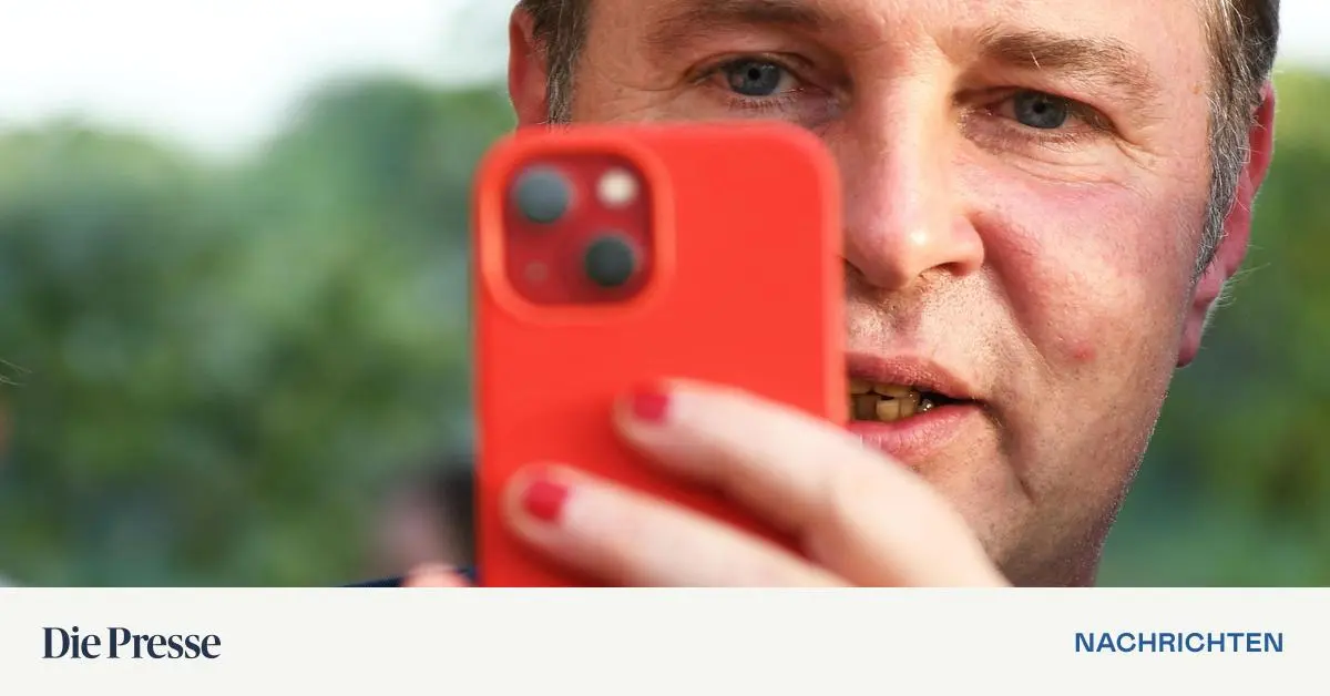Streit-um-Social-Media-Regel-Umstrittenes-Posten-auf-Staatskosten-premium-