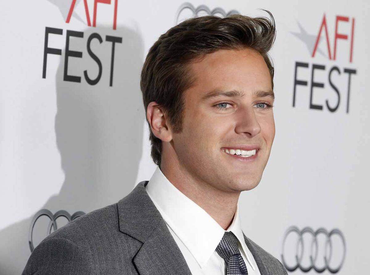 Die tiefe Stimme von Armie Hammer, Star aus "Mirror Mirror" und "Social Network", hatte die Regisseure in der ersten Casting-Runde nicht gänzlich überzeugt.