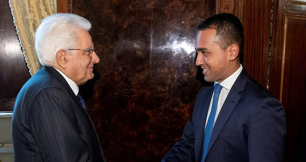 Sergio Mattarella (li.) empfängt Fünf-Sterne-Chef Luigi Di Maio.