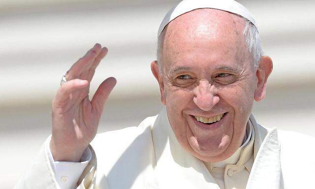 Papst Franziskus besucht ein Therapiezentrum.