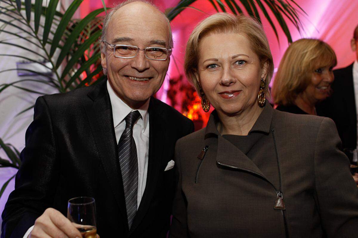 Marmeladenproduzent und Preisträger des Jahres 2004 Hans Staud mit Brigitte Jank, Präsidentin der Wiener Wirtschaftskammer.