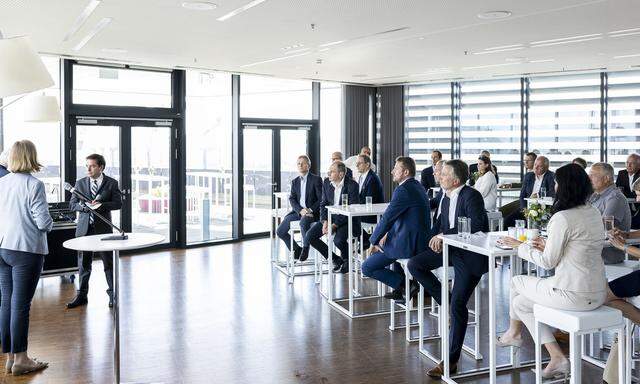 In der Steiermark gastierte das CEO Business Breakfast der „Presse“ im Skyroom 360 im Styria Media Center.  