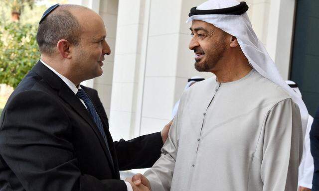 Bennett mit Kronprinz Zayed al-Nahyan in Abu Dhabi.