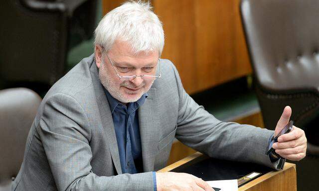 Karl Öllinger saß bis November 2017 für die Grünen im Parlament.