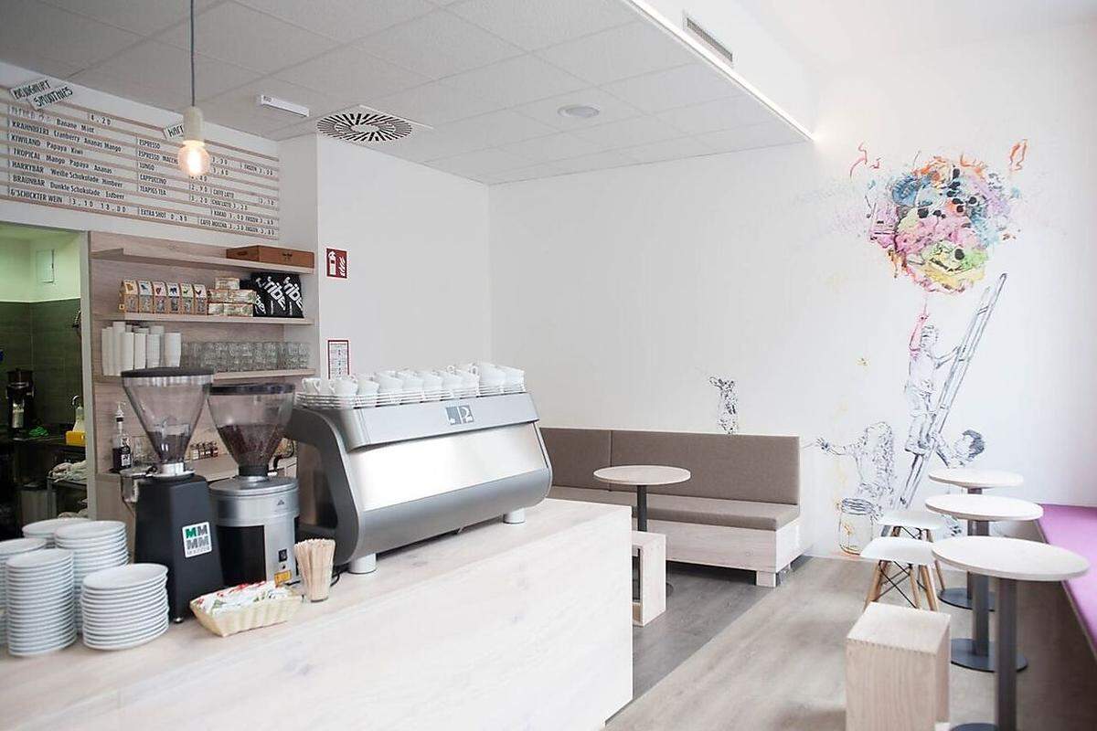 COCOQUADRAT ist Wiens erstes "Coworkcafe". Es verbindet die Annehmlichkeiten eines Cafés mit den Vorteilen eines Coworkingspace. COCOQUADRAT GmbH, Wiedner Hauptstraße 65, 1040 Wien  