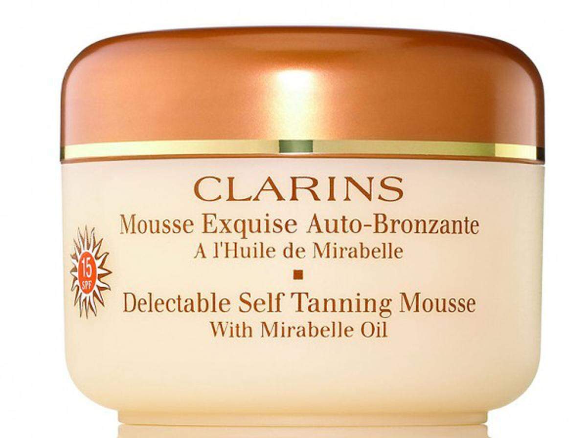 Für trockene Haut empfiehlt sich das Mousse Esquise von Clarins mit SPF 15, 33,99 Euro.
