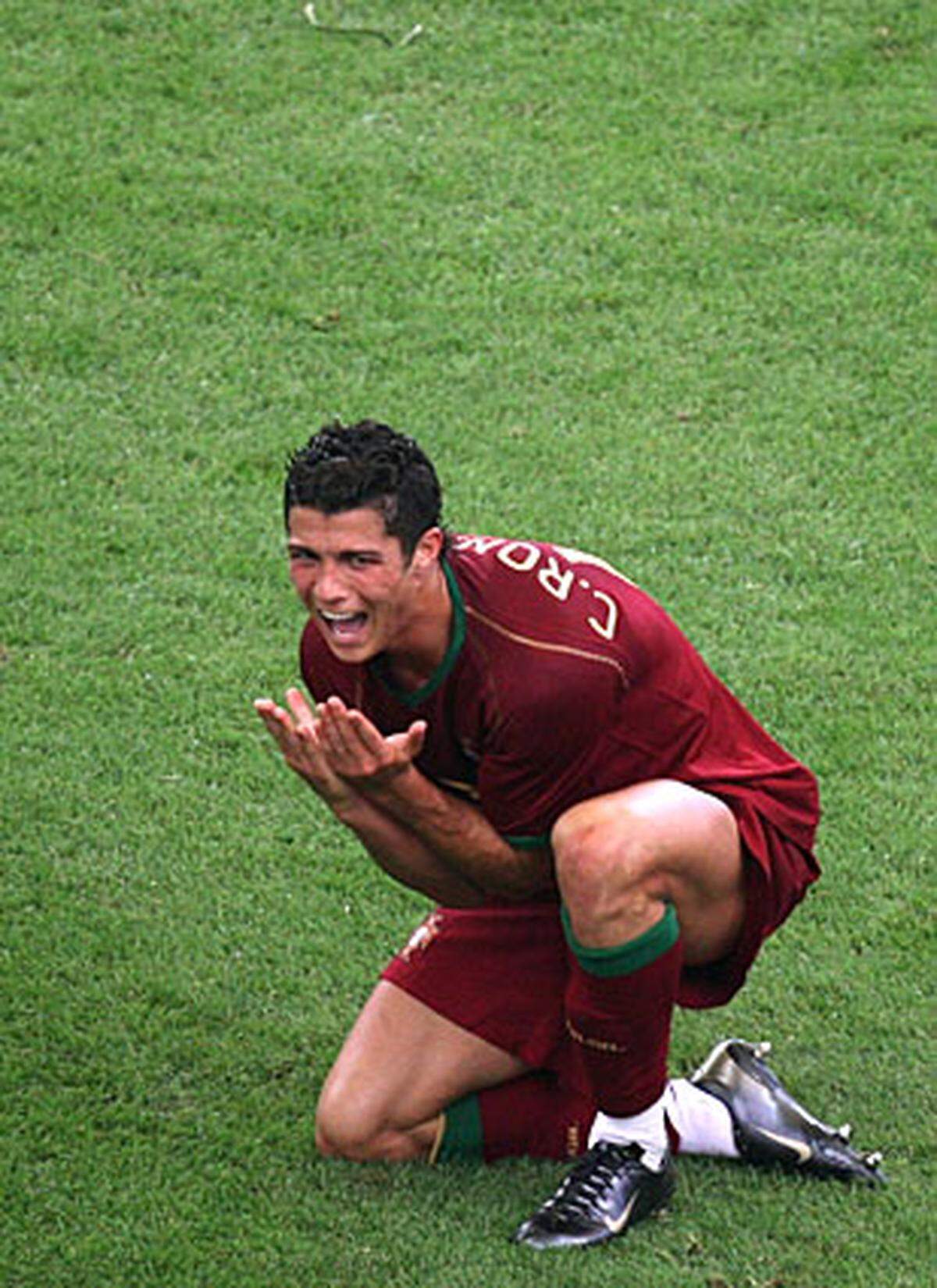Dort gab es aber eine 0:1-Niederlage gegen Frankreich und nach einem 1:3 gegen Deutschland beendete Portugal die WM 2006 auf Platz vier.