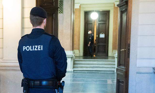 Der Terror-Prozess im Straflandesgericht Wien stand unter strenger Bewachung.
