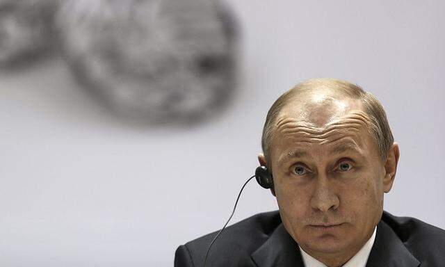 Russian President Putin attends the inauguration of World Diamond Conference in New Delhi