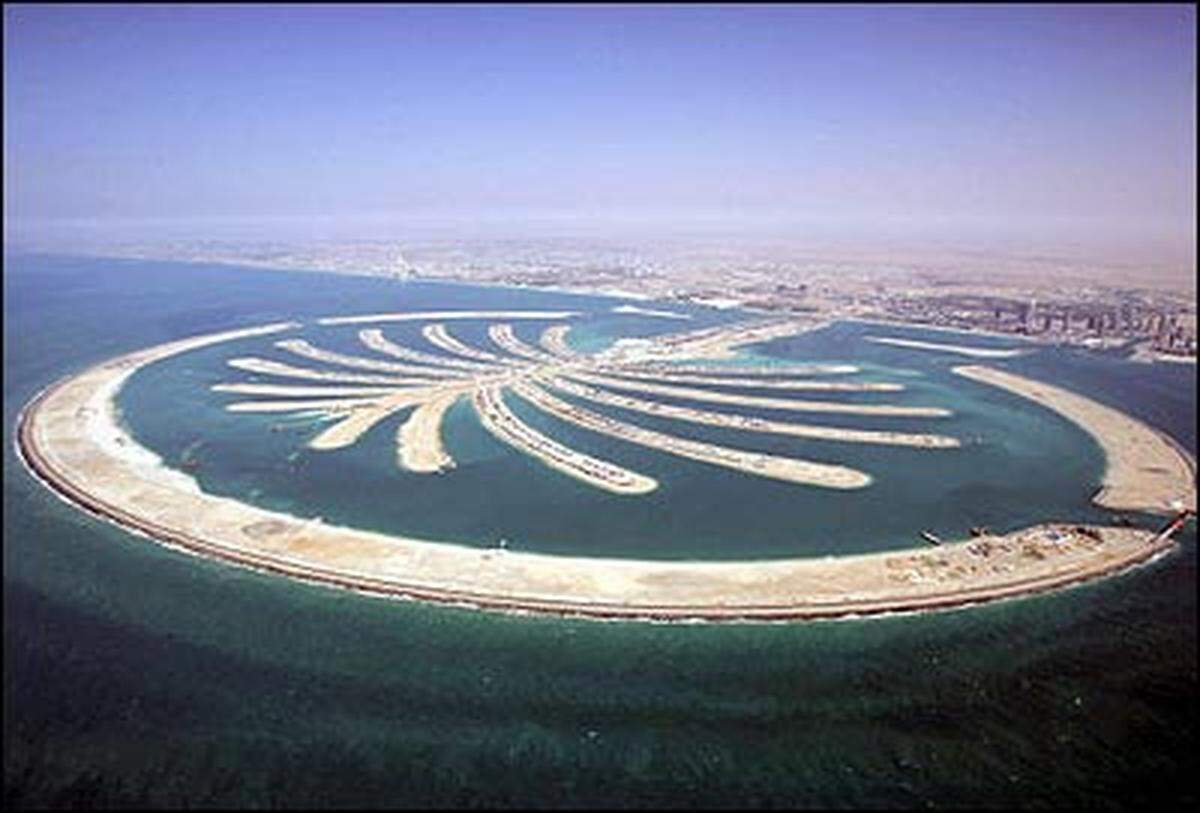 Entertainmentcenter, Hotels, Wasserparks und Shoppingcenter sollen mitten im Meer errichtet werden und das neue Nightlife-Viertel von Dubai zum Magneten für tausende Touristen machen.