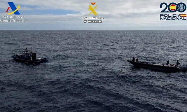 Kampf gegen Drogen. Spaniens Behörden veröffentlichen Bilder von gestoppten Schmugglerbooten.