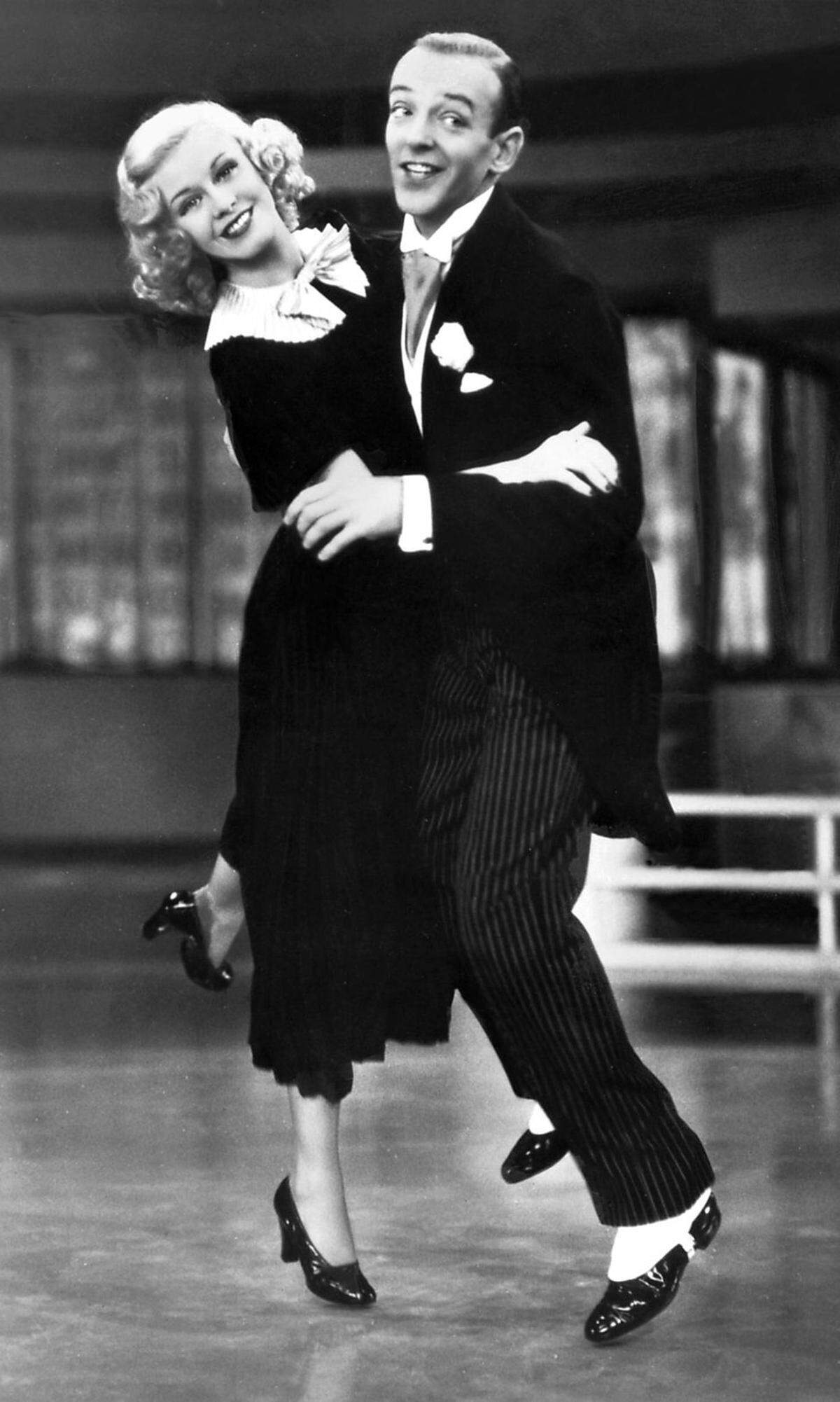 Die bekanntesten Filme sind "Top Hat" aus dem Jahr 1935 und "Swing Time" aus dem Jahr 1936. Das berühmte Lied "Cheek to cheek" wurde eigens für "Top Hat" von Irving Berlin geschrieben und war fünf Wochen lang Nummer eins in den Charts, die damals "Your Hit Parade" hießen.