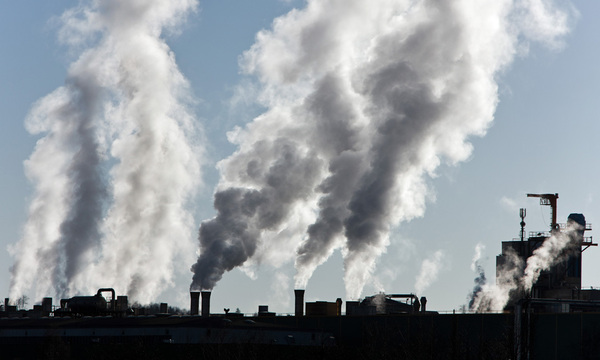 Belastung der Umwelt durch Industrieabgase