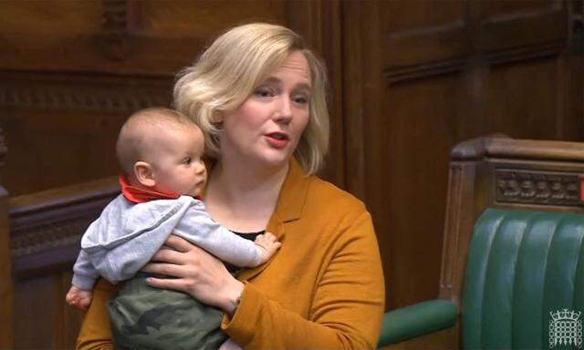 Labour-Abgeordnete Stella Creasy hat dafür appelliert, mehr Teilhabe für Abgeordnete mit kleinen Kindern zu ermöglichen.