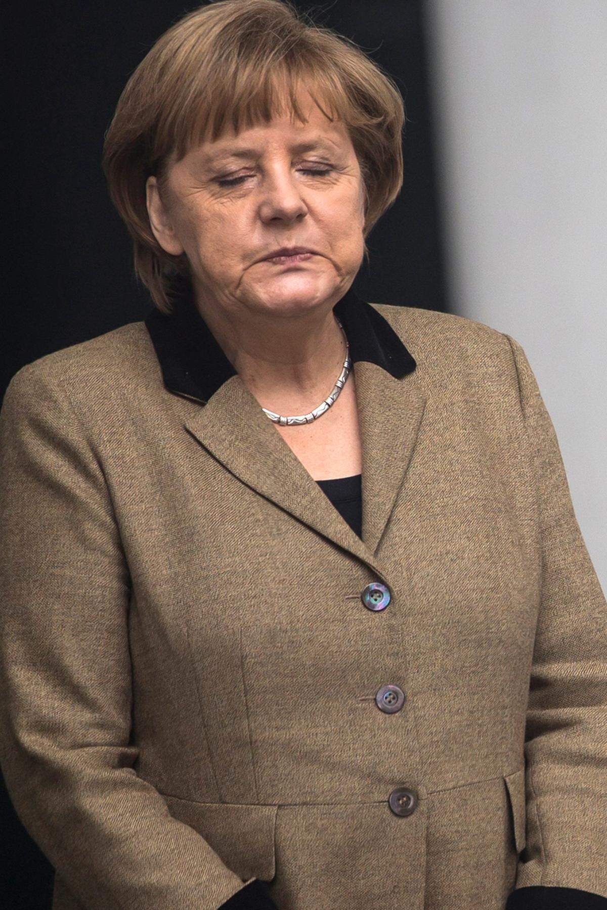 "Sie gehört der deutschen Rechten an, derselben, die Hitler unterstützt hat, die den Faschismus unterstützt hat. Das ist die Kanzlerin des heutigen Deutschland."Chávez am 1. Mai 2008 über Angela Merkel, nachdem die deutsche Kanzlerin zu verstehen gegeben hatte, dass Chávez nicht für Lateinamerika spreche.