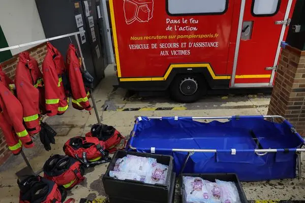 Ein Notfall-Kühlbad der französischen Feuerwehr. 