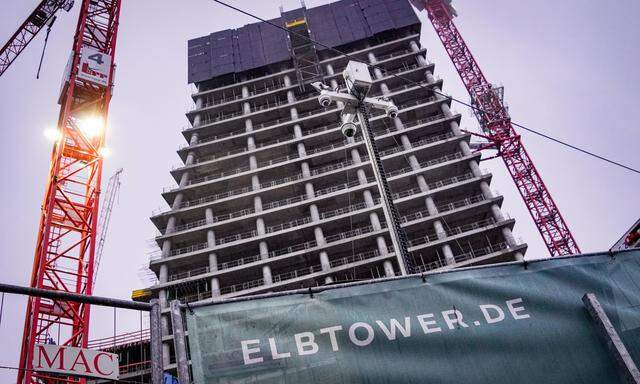 Seit Ende Oktober herrscht auf der Elbtower-Baustelle Stillstand.