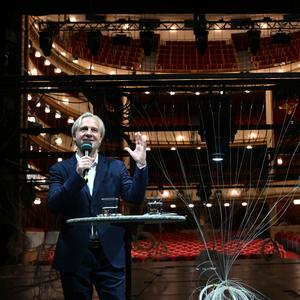 Stefan Bachmann bei der Programmpräsentation im Burgtheater.