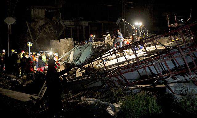 SOUTH AFRICA ACCIDENT MALL COLLAPSE