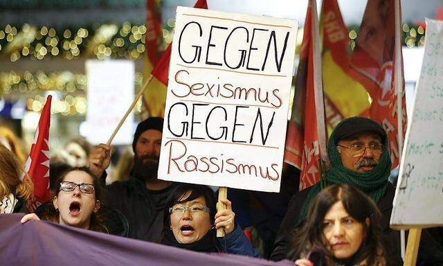 In Köln wurde gegen die Mahnwache der rechten Partei Pro NRW demonstriert. 