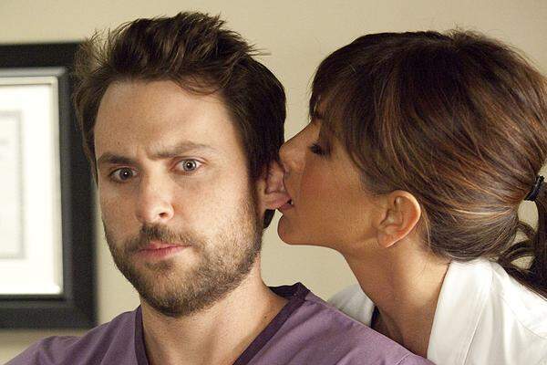 Originaltitel: "Horrible Bosses" (2011)In "Horrible Bosses" wird auf groteske Art und Weise das ungleiche Machtverhältnis zwischen Vorgesetzten und Angestellten dargestellt. Der deutschsprachige Titel ist zwar ebenso englisch, verrät aber gleich die Intention der frustrierten Mitarbeiter: "Kill the Boss".