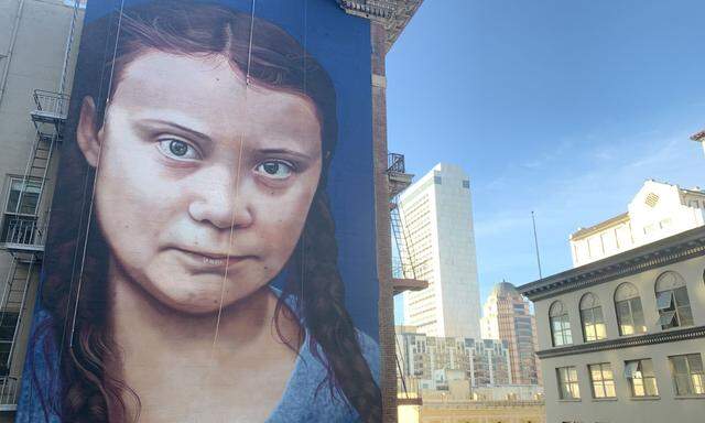 Ein Bild von Klimaaktivistin Greta Thunberg in San Francisco, sie soll am Dienstag in Madrid ankommen.