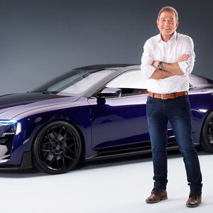 Schnell muss sein: Roland Gumpert und seine „Nathalie“. Das Antriebskonzept mit Methanolbrennstoffzelle passe aber auch für Kleinwagen, Schiffe, Busse und Lkw.