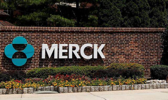 Das Merck-Logo auf dem Unternehmensgelände in Linden im US-Bundesstaat New Jersey.