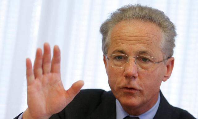 Georg Kapsch, President of the Federation of Austrian Industry (Industriellenvereinigung) addresses a news conference in Vienna