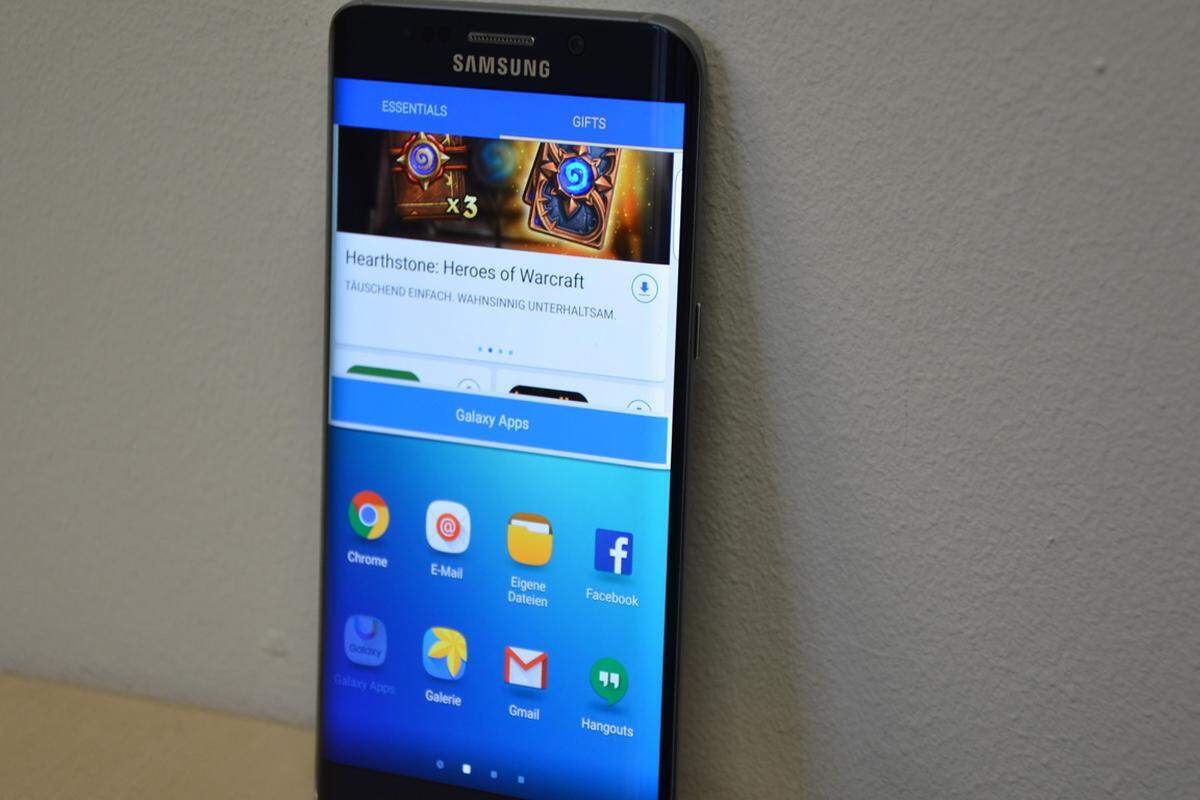 Das Galaxy S6 Edge Plus ist in puncto Technik und Software ein gelungenes Stück Technik. Angesichts des baldigen Updates auf Android 6.0 alias Marshmallow kann man nur hoffen, dass auch die Akku-Schwachstelle behoben werden kann. Für eine unverbindliche Preisempfehlung von 799 Euro (32 GB) aber alles andere als ein Schnäppchen.