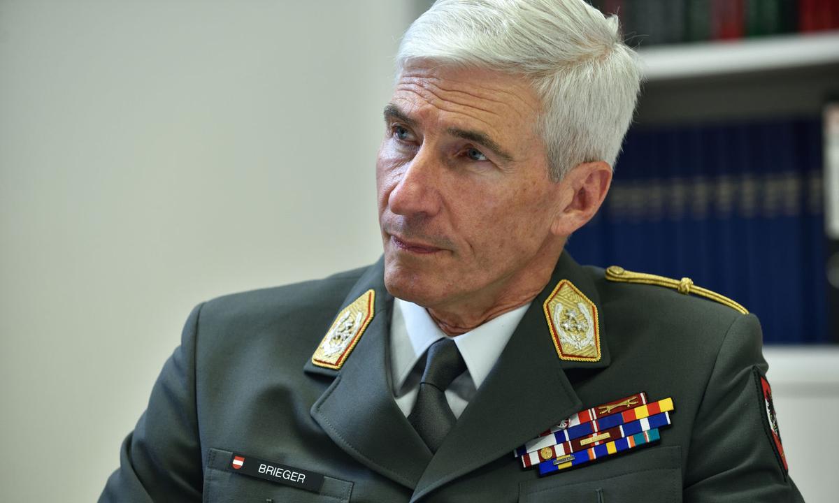 Generalstabschef Robert Brieger behält seine Funktion bis zum Wechsel nach Brüssel im Mai 2022.